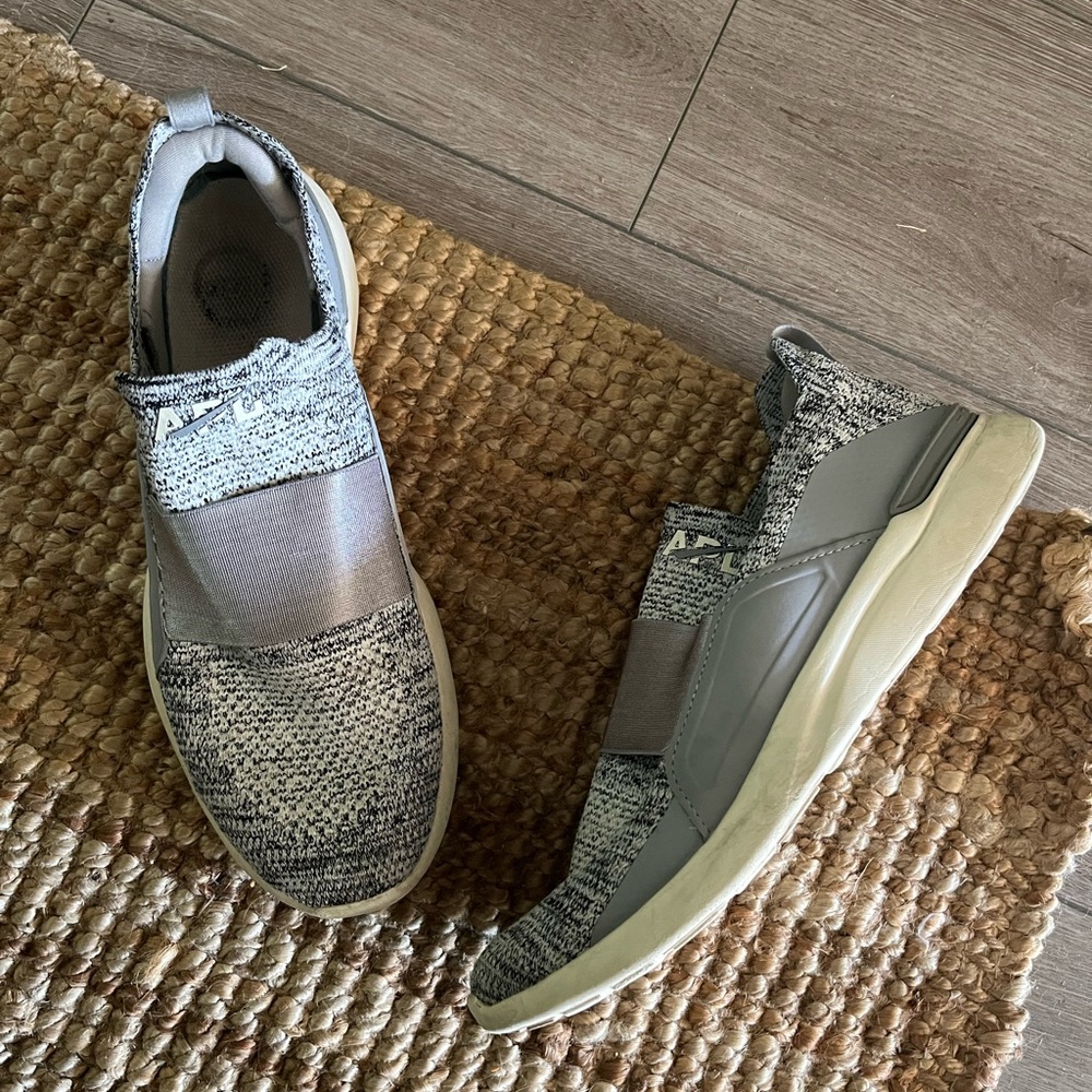 APL Techloom Bliss Gray Slip On Sneakers Womens 9.5